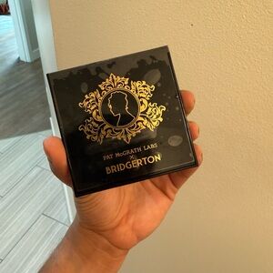 Skin Fetish: Sublime Skin Highlighter in Extremely Gold 002